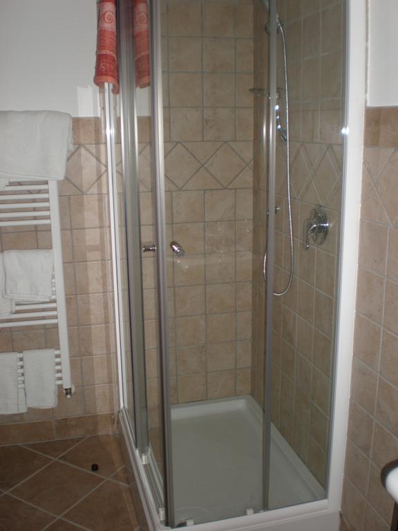 Levice Orchidea Selvatica B&B الغرفة الصورة